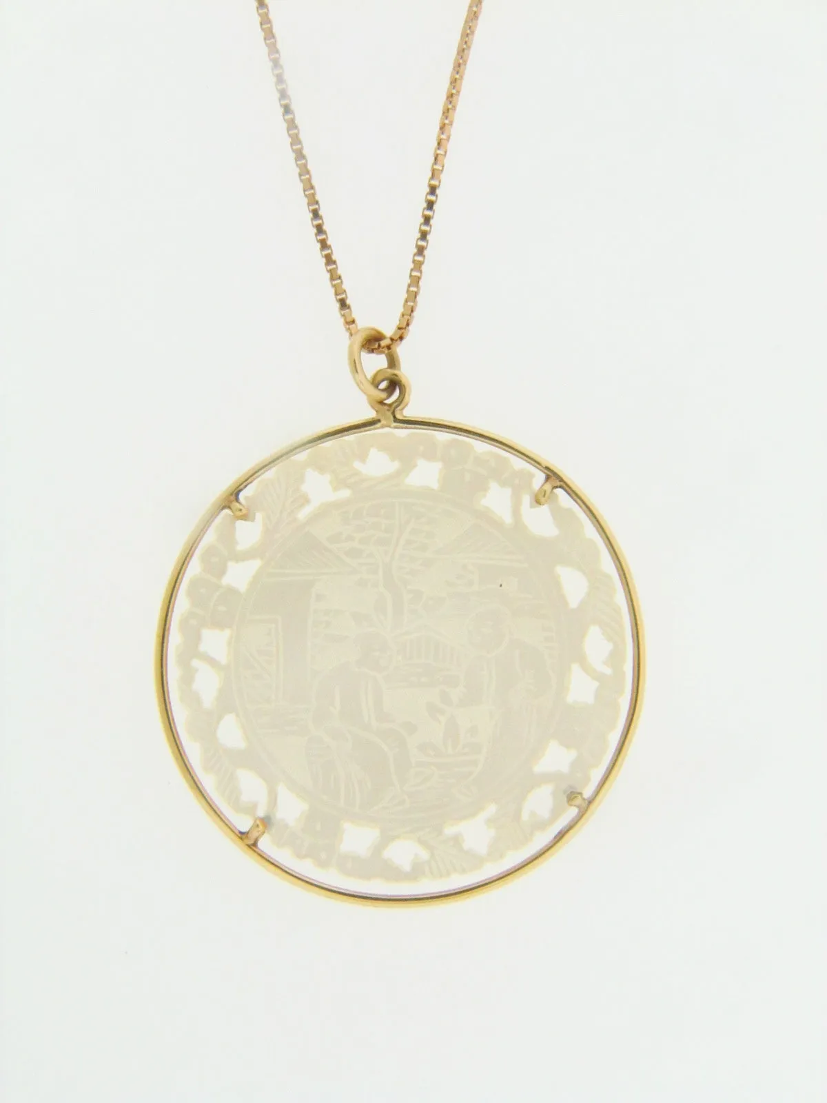 14K YELLOW GOLD CARVED MOTHER OF PEARL CIRCULAR PENDANT / NECKLACE