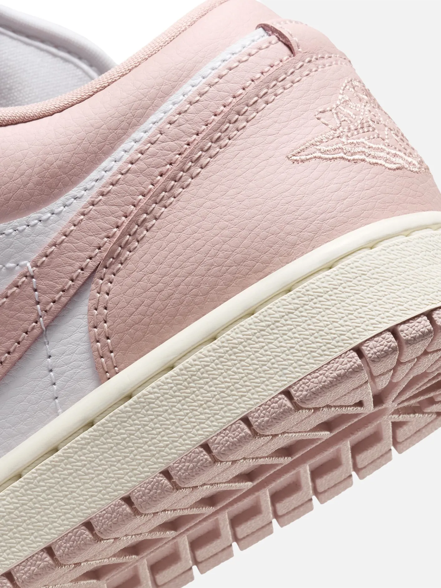 Air Jordan 1 Low "Pink Oxford"