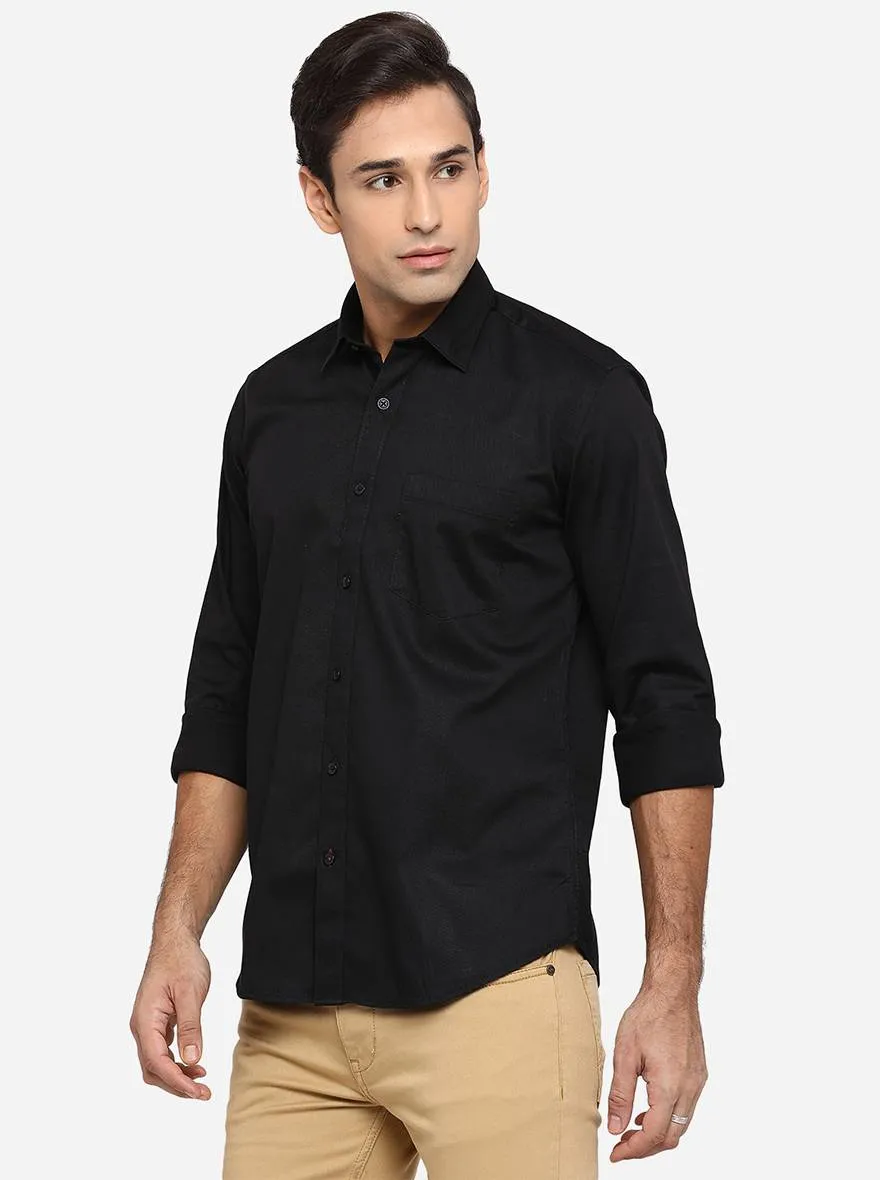 Black Solid Slim Fit Casual Shirt | JadeBlue