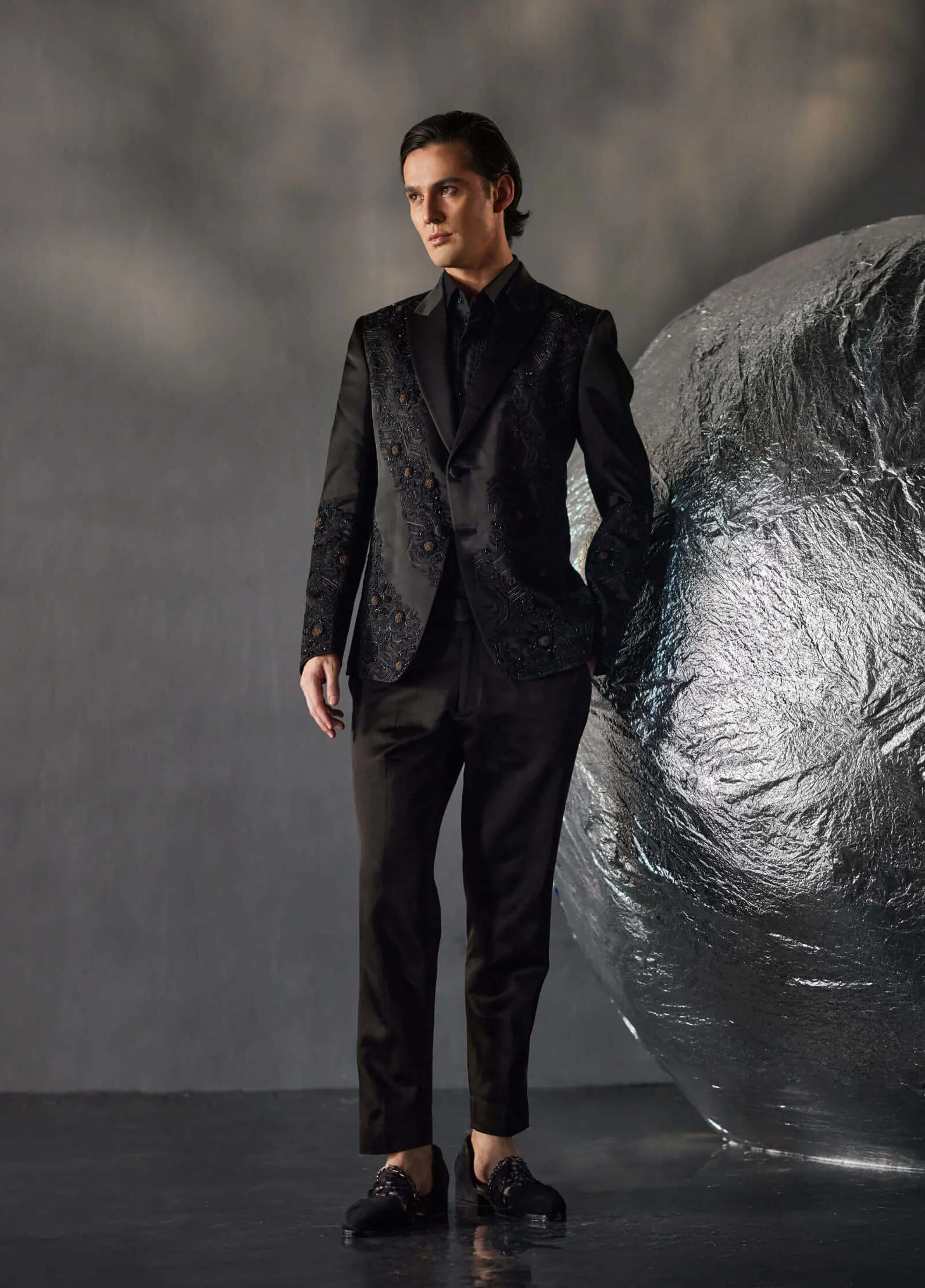 Dire black tuxedo set