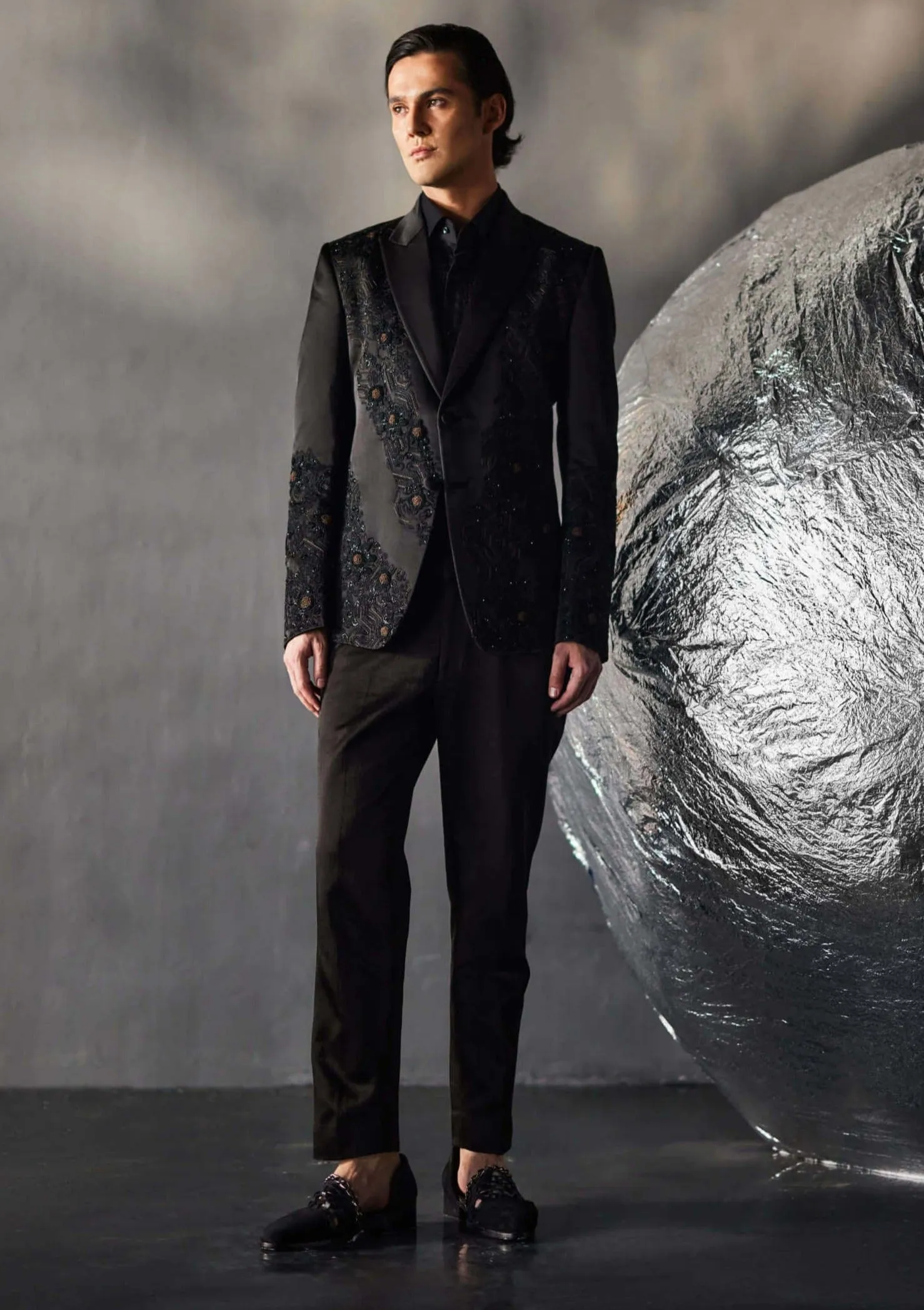 Dire black tuxedo set