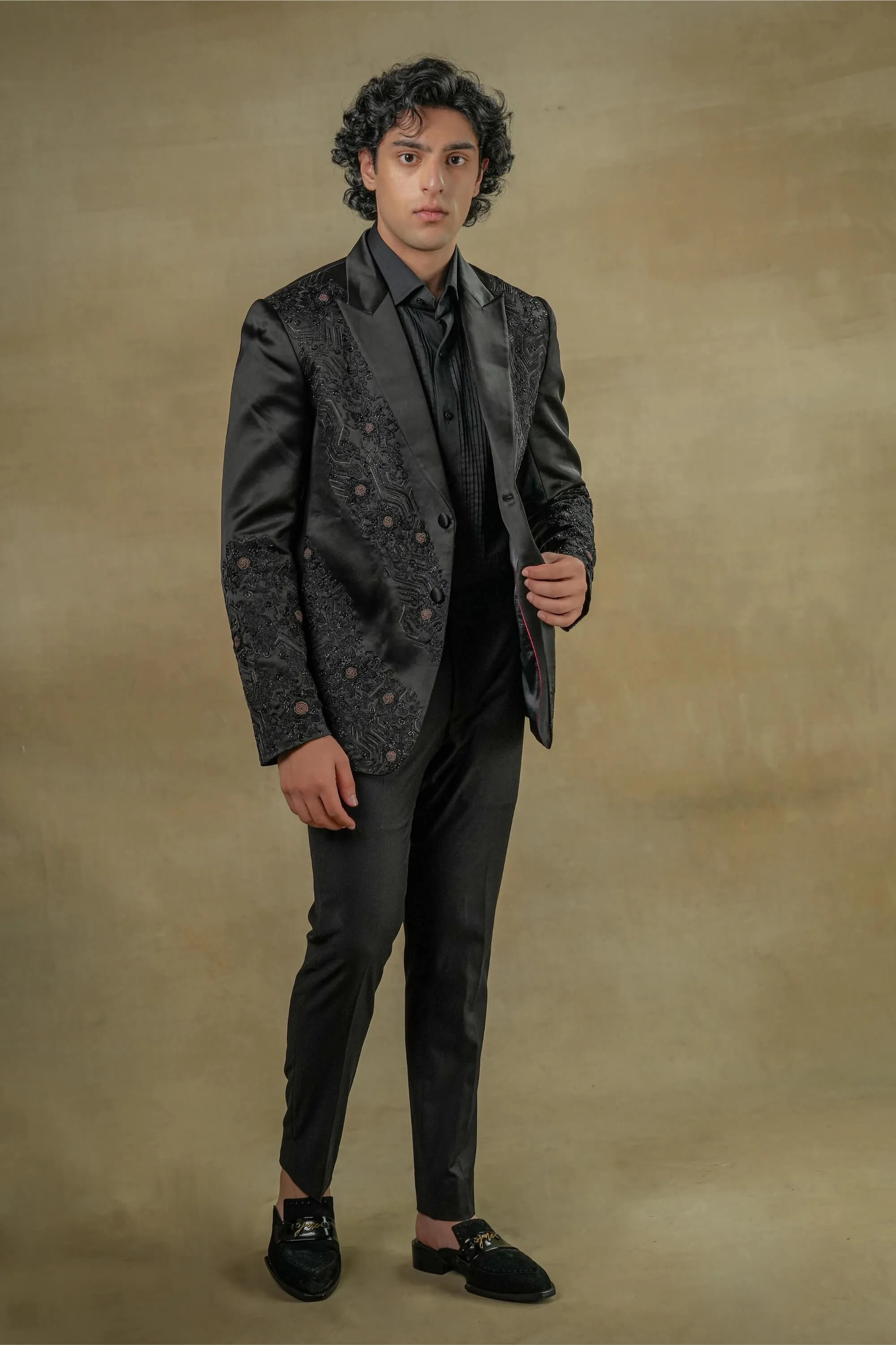 Dire black tuxedo set