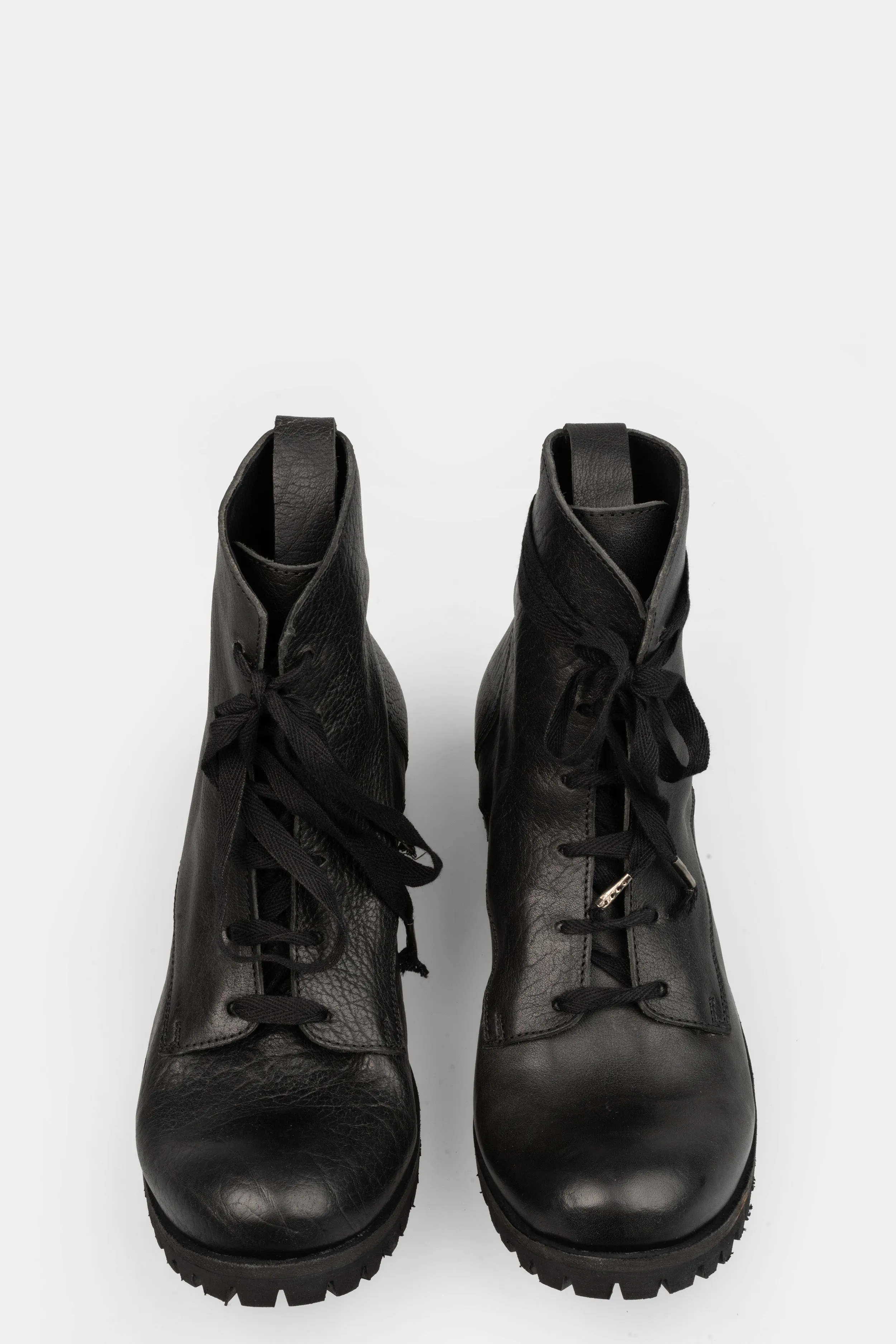 Laced calf leather ankle boots