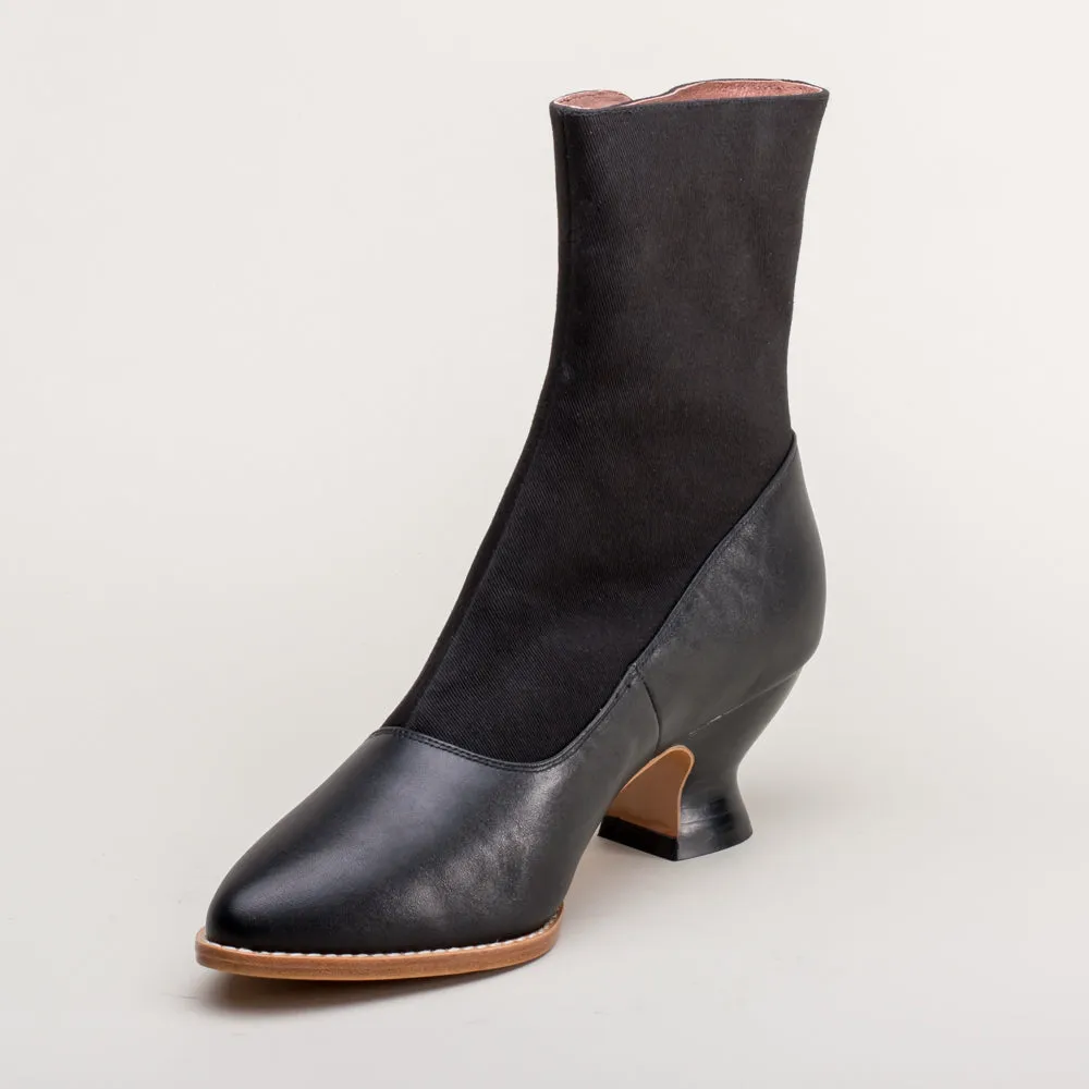 Manhattan Victorian Cloth-Top Button Boots (Black)