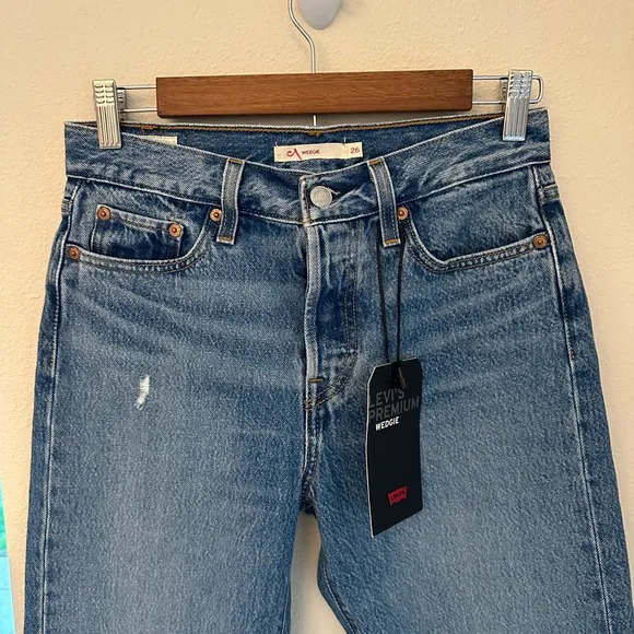 NWT Levi's Premium Wedgie Fit 100% Cotton Rigid Ankle Jeans, size 26