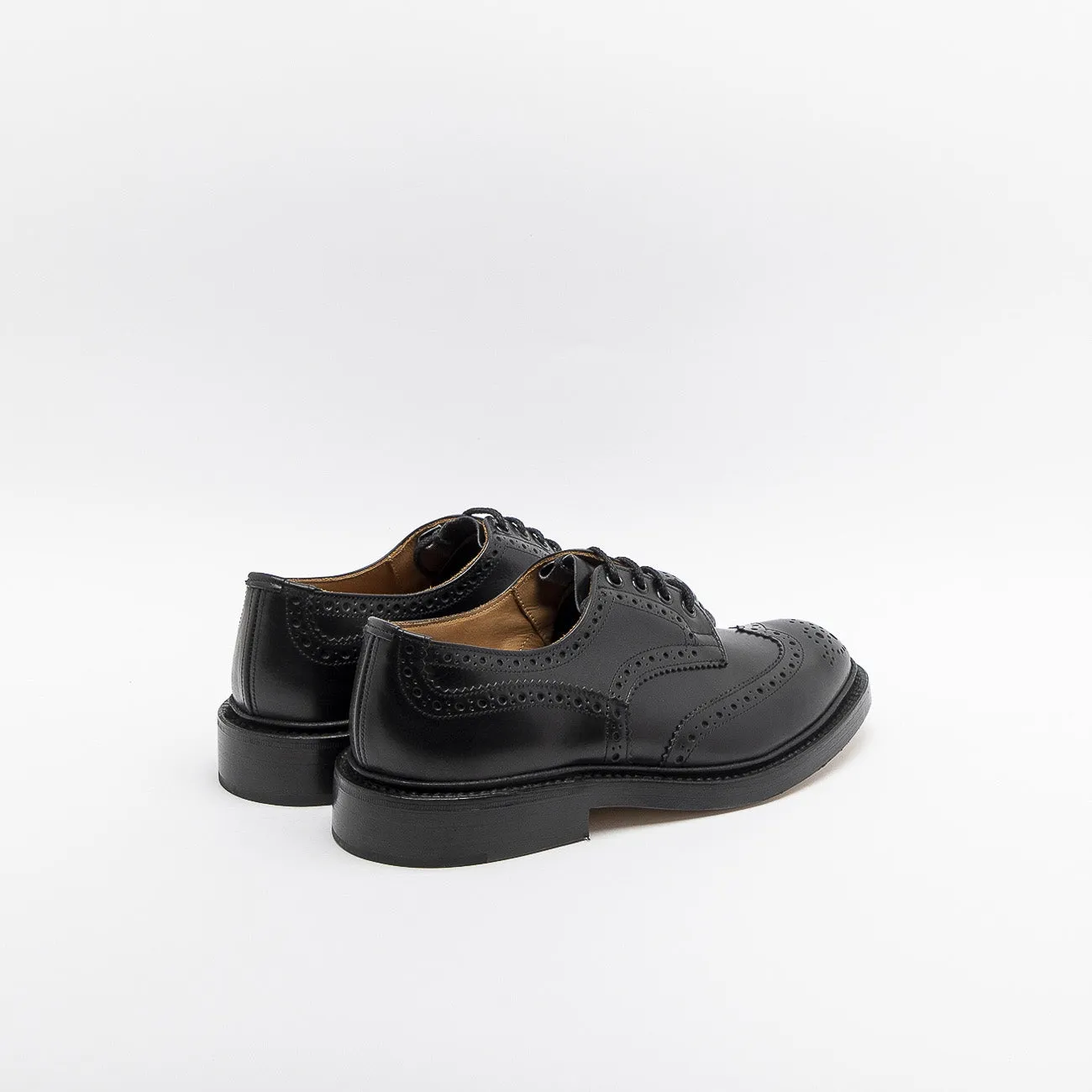 Stringata derby Tricker's Bourton in pelle nera (Suola cuoio)