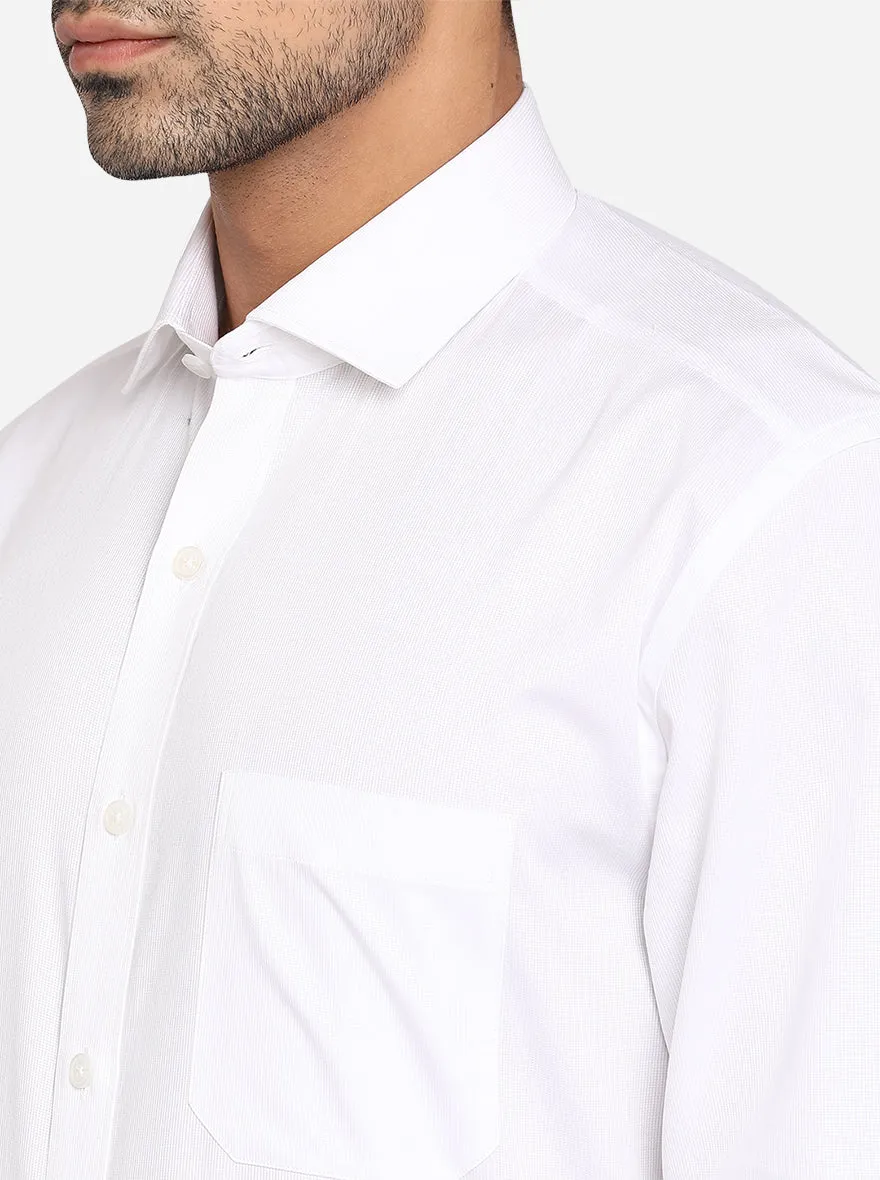 White Solid Regular Fit Formal Shirt | JadeBlue